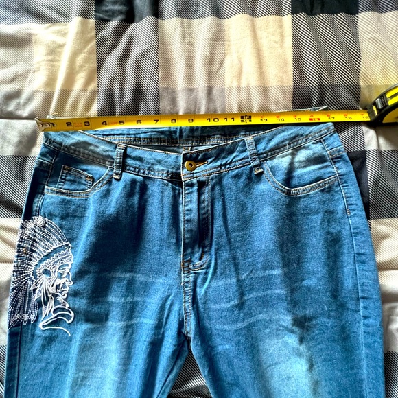 New jeans size large, never worn - Picture 3 of 10